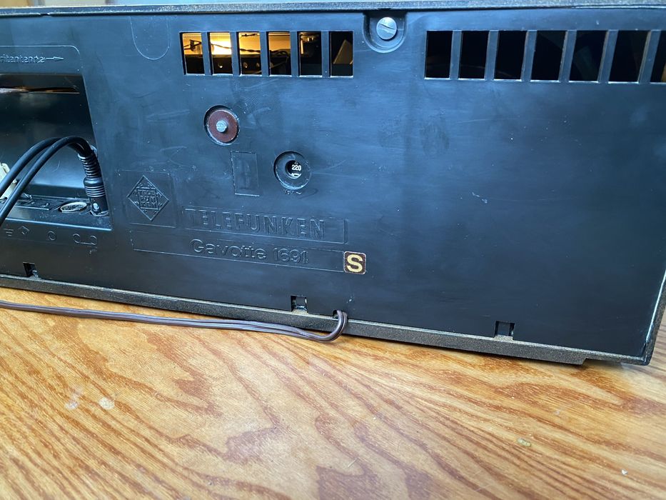 Радіоприймач Telefunken Gavotte 1691 S