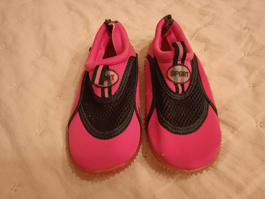 Buty dziewczęce do wody rozm. 32, dł. wkładki 20 cm