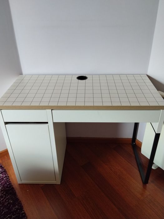 Secretária e cadeira IKEA