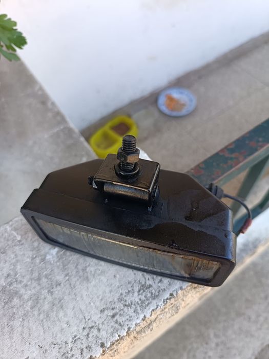 farol de nevoeiro dianteiro para Citroën AX, modelo da década de 1980/1990.