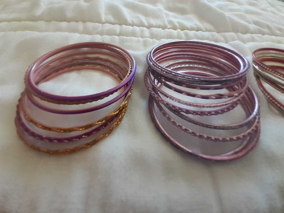 Várias pulseiras da Bijou Brigitte