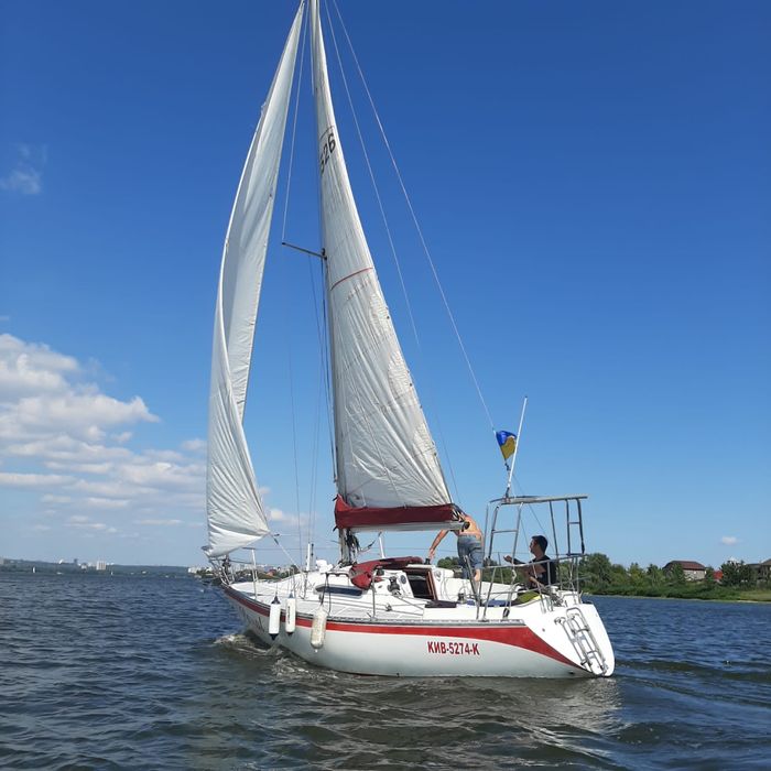 Яхта Colvic UFO 27