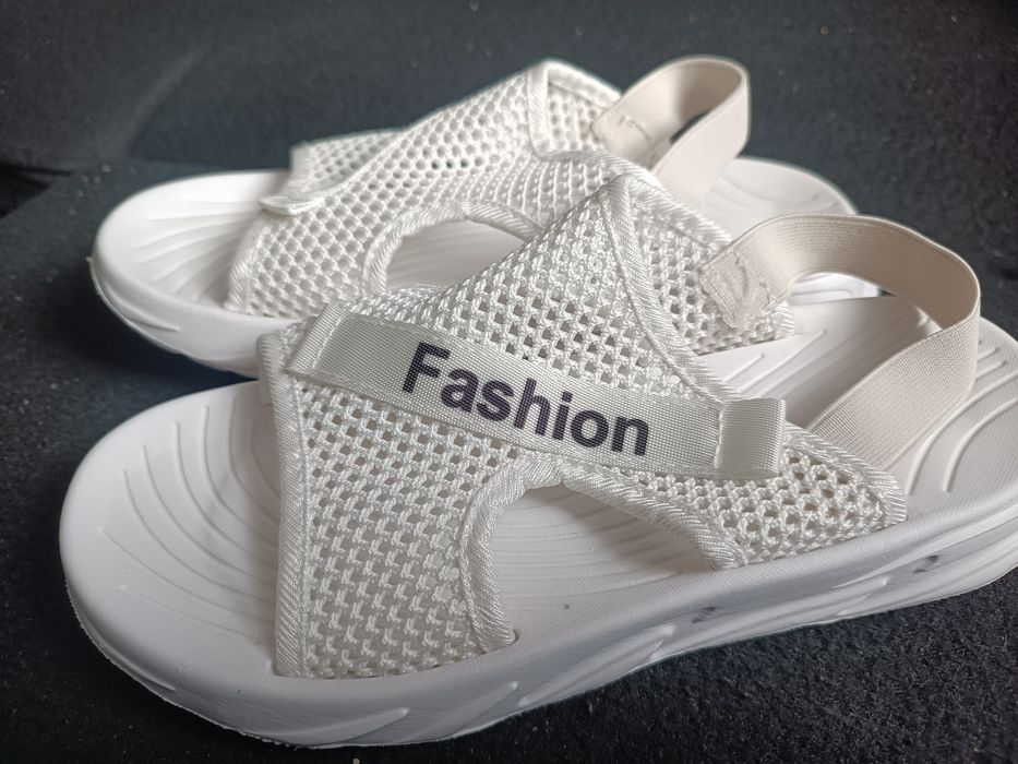 Sandały białe rozm.35