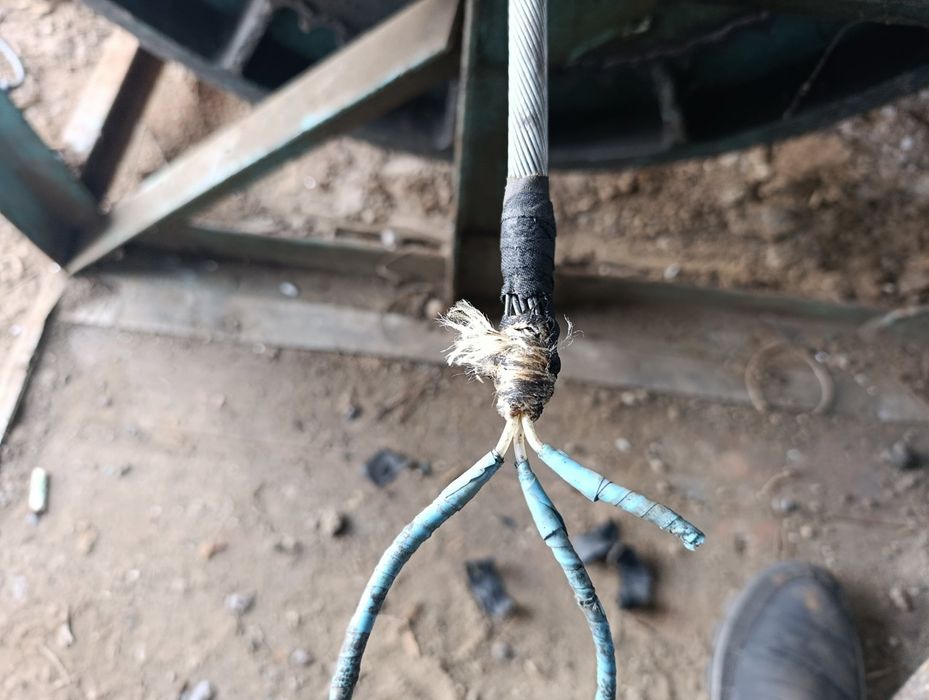 Металевий трос 10 мм . З мідним проводом.