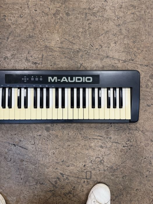 M-Audio Keystation 88 – Teclado MIDI + Oferta de suporte
