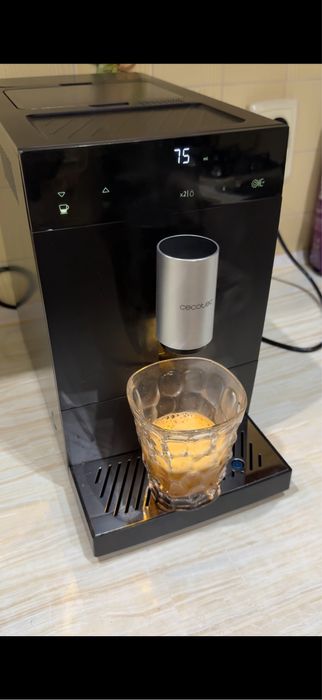 Кавомашина Cecotec Superautomatomatische Kompakt