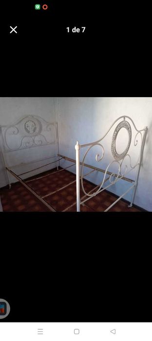 Cama de ferro antiga