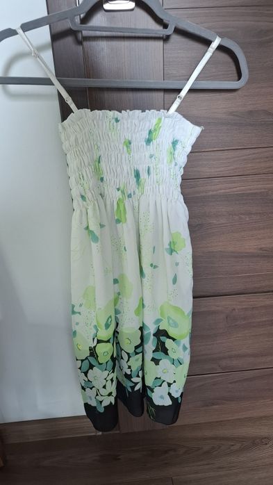 Sukienka na ramiączkach