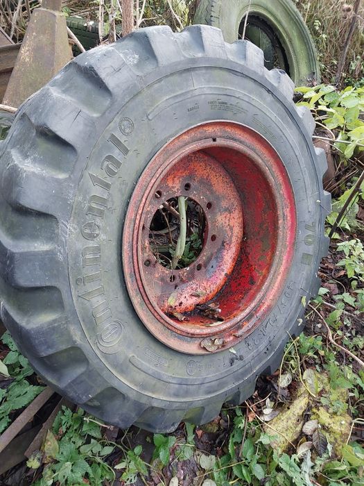 Opony koła Continental 405/70R20