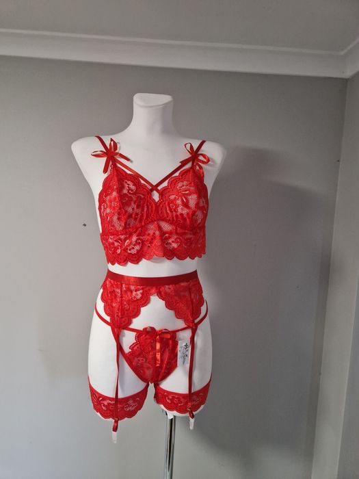 Seksowny czerwony komplet bielizny M