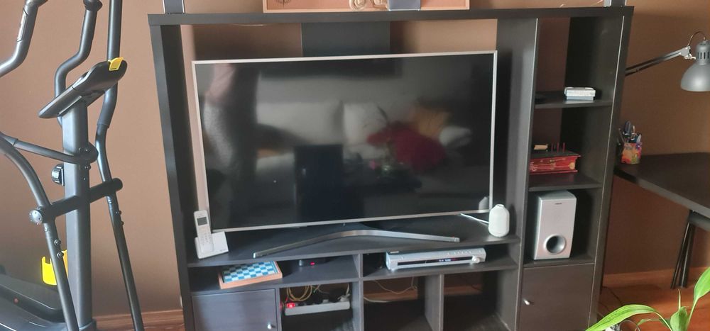 Móvel prático para tv