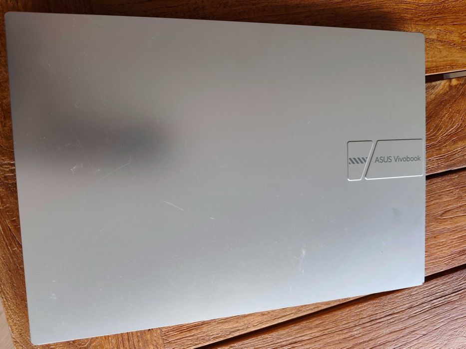 Portátil Asus Vivobook 16