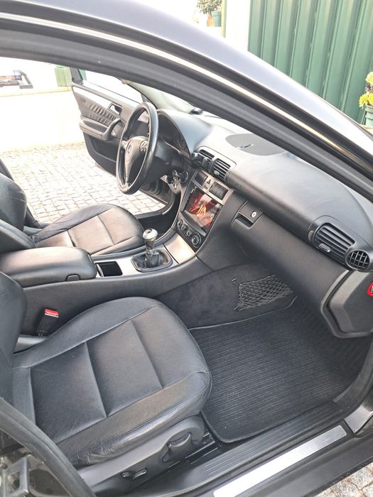 Mercedes-Benz C 220 CDI Elegance SW – Fiabilidade, Conforto e Classe