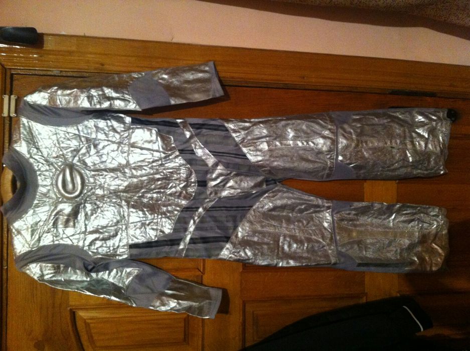 Карнавальный костюм ,комбинезон Доктор Кто