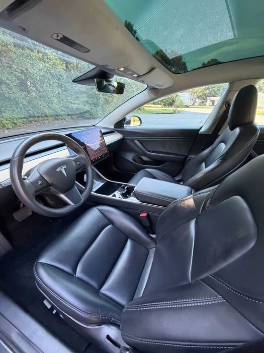 Tesla Model 3 Long Range      2019