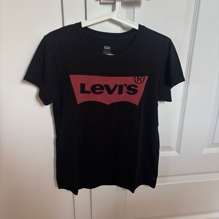 Czarny T-shirt Levis