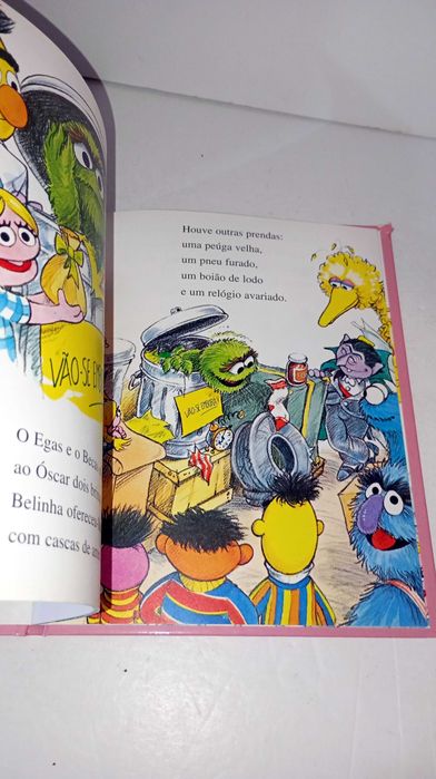 Um Aniversário Diferente - Livro da Rua Sésamo