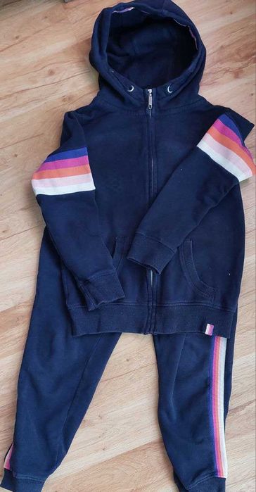 Dres Next. Rozmiar 140.