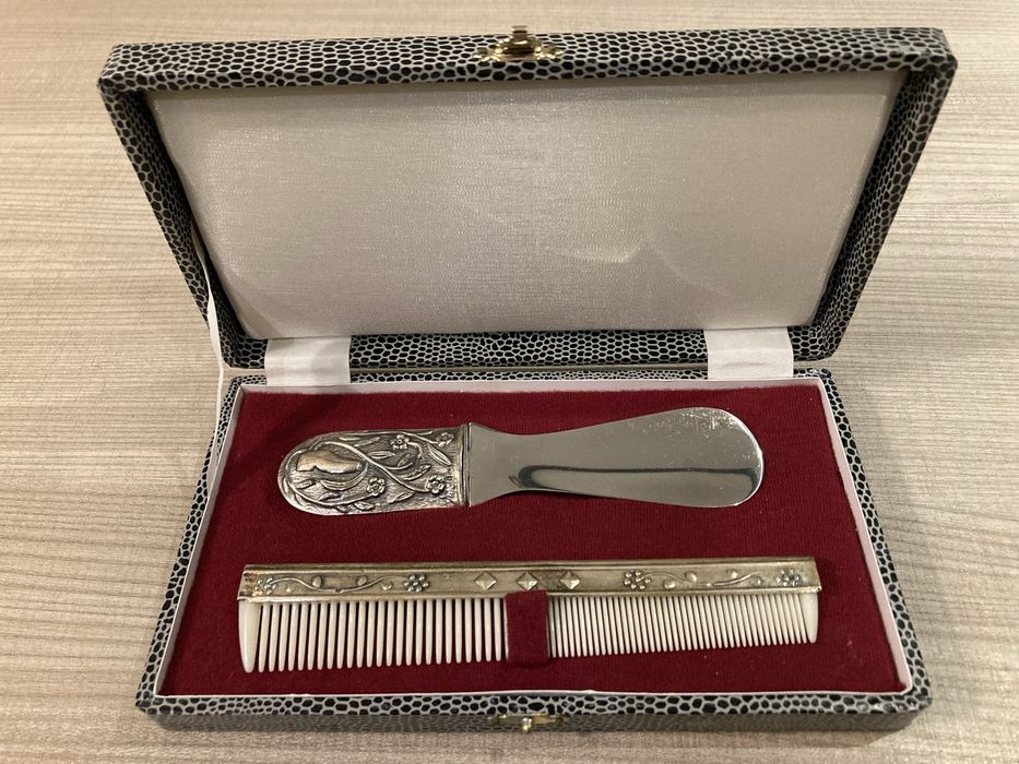 Estojo com pente e calcadeira vintage