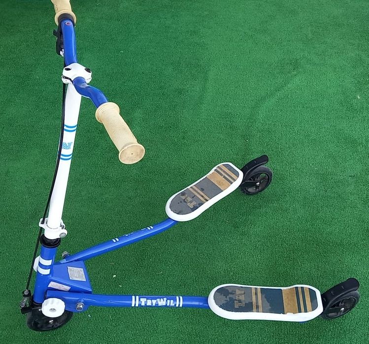 Trotinete de 3 rodas