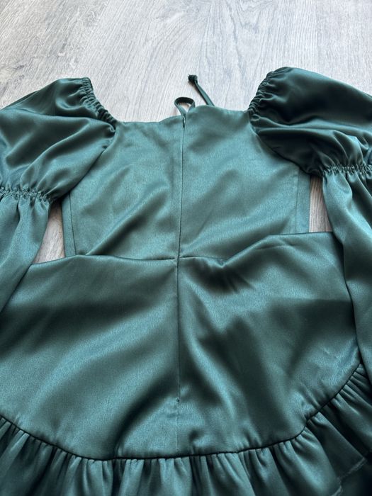 Корсетна сукня з королівського атласу