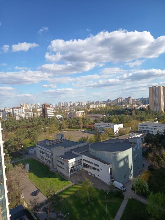 3 кімнатна кв в оренду в ЖК Автограф Р. Мстиславовича 28А