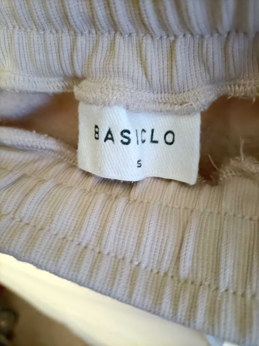 Basiclo spodnie dresowe beżowe S