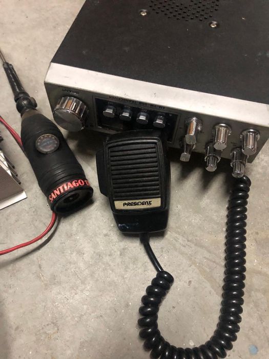 Rádio CB, antena e transformador