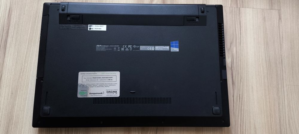 Laptop ASUS Essential PU551LA 15,6"  i5-4210U 8GB RAM 120