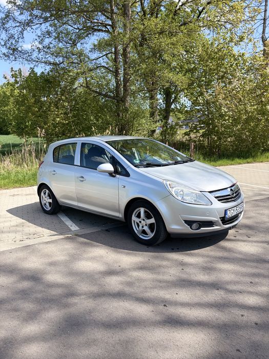 Opel corsa D 2009 r