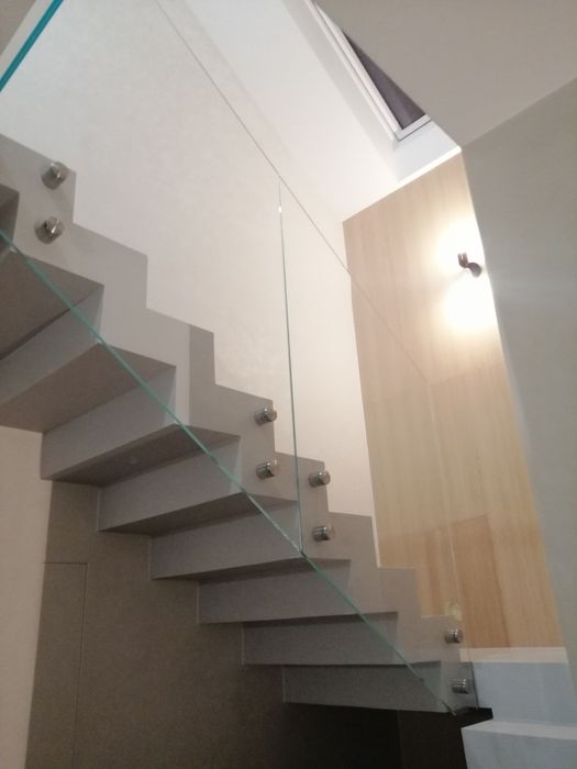 Balustrady szklane, lustra, kabiny, pergole