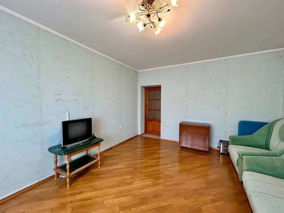 Продам будинок з гаражем і укриттям в центрі Бучі