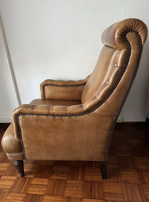 Poltrona vintage em couro – usada