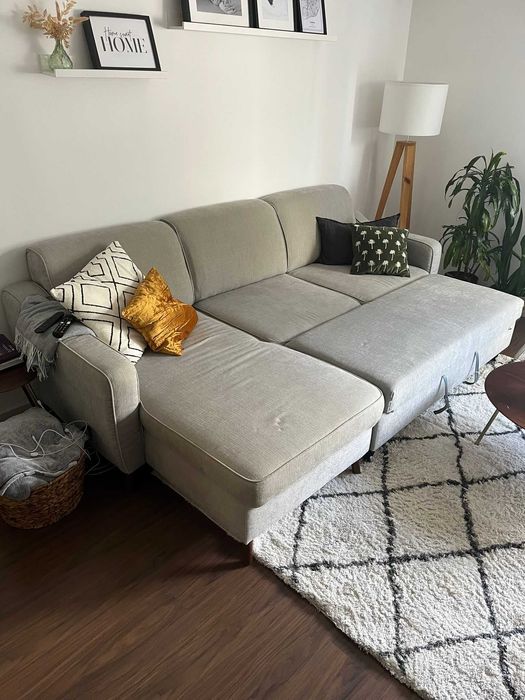 Sofá cama e pousa pés