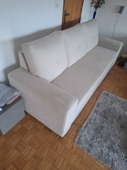 Sofa 3 lugares creme em bom estado