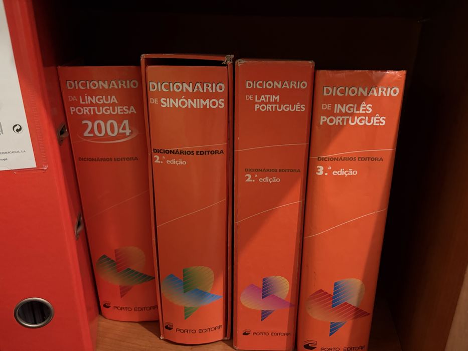 Dicionários portugues;sinónimos; latim;ingles - todos 10€