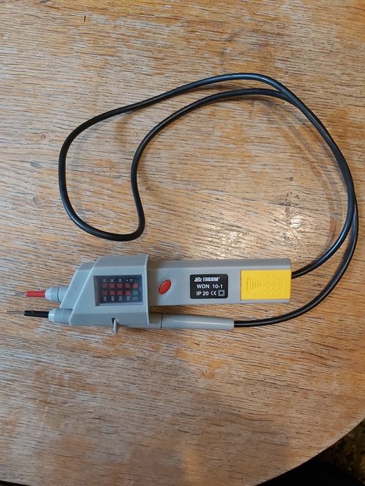 Wskaźnik , miernik napięcia dwubiegunowy Ergom