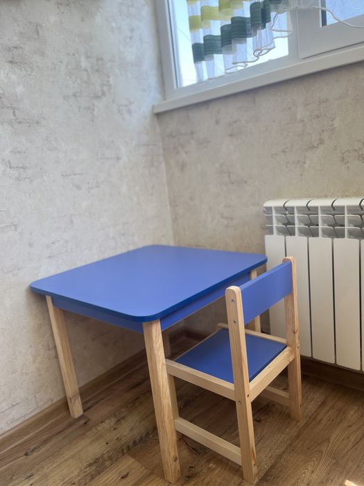Новий дитячий стіл зі стільцем
