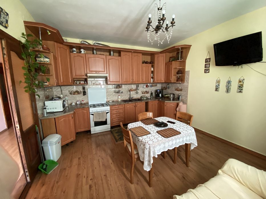 Будинок, особняк 15 хв від Львова 25 сотих , 364/166/19. с.Ременів.