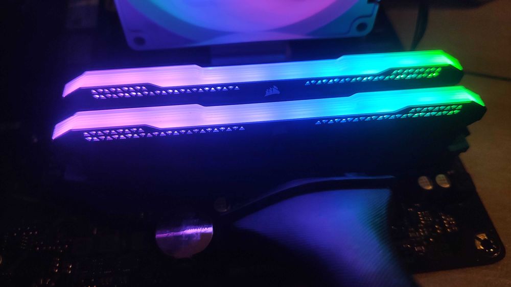 Pamięci DDR4 Corsair Vengeance 3600MT RGB 2x16 GB