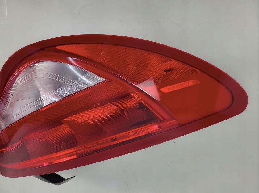 lampa lewy tył lewa tylna MERCEDES CLA C117 W117