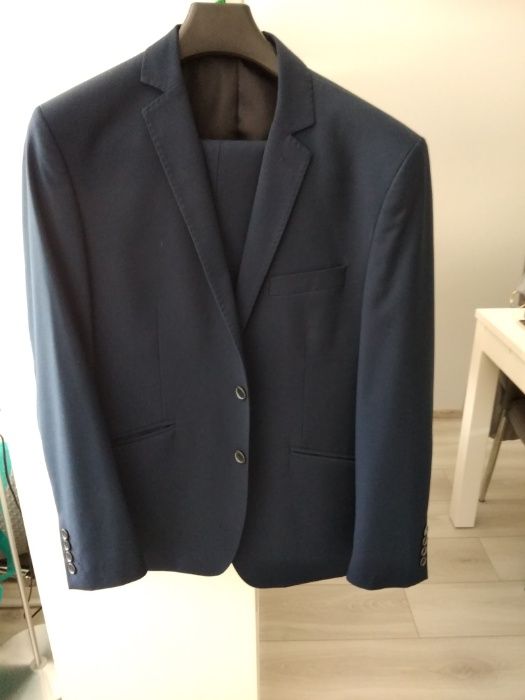 Garnitur męski granatowy