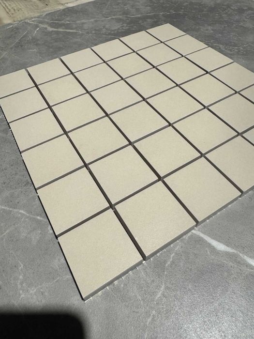Włoska mozaika gresowa Casamood Beige 5x5 mat (30x30) - gres barwiony w masie.
