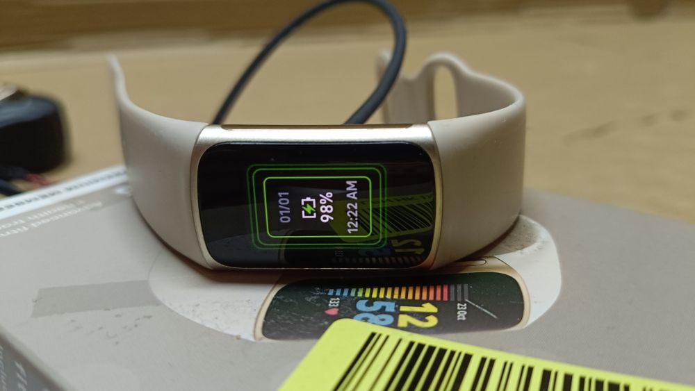 Fitbit Charge 5 Tracker aktywności fizycznej