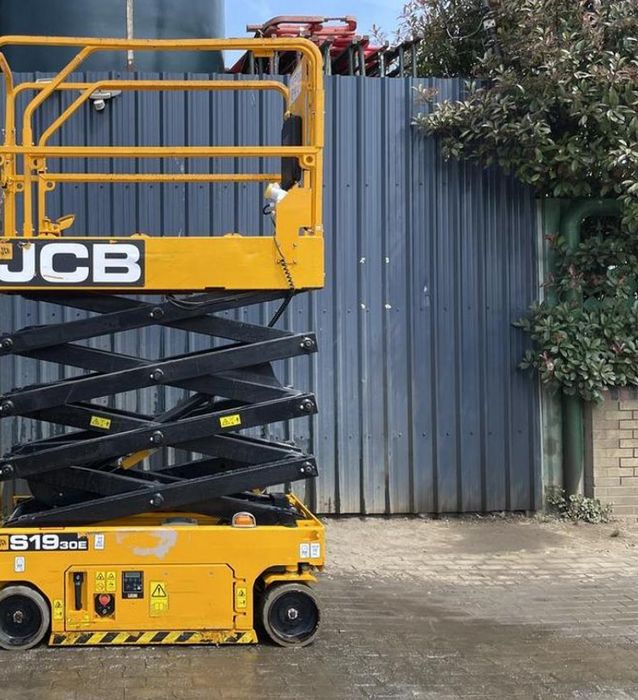 JCB S1930E 8m Electric Scissor Lift