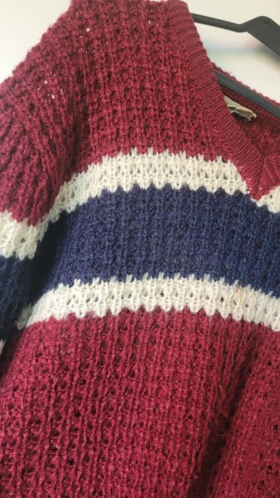 Sweter dekolt wełna