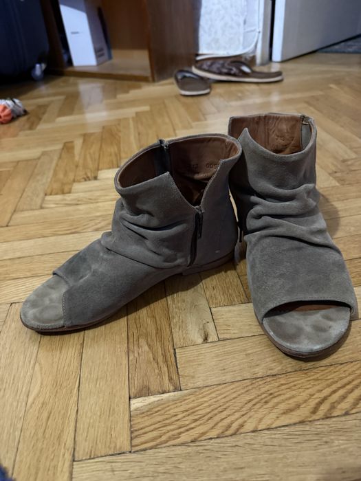 Взуття безкоштовно 36р