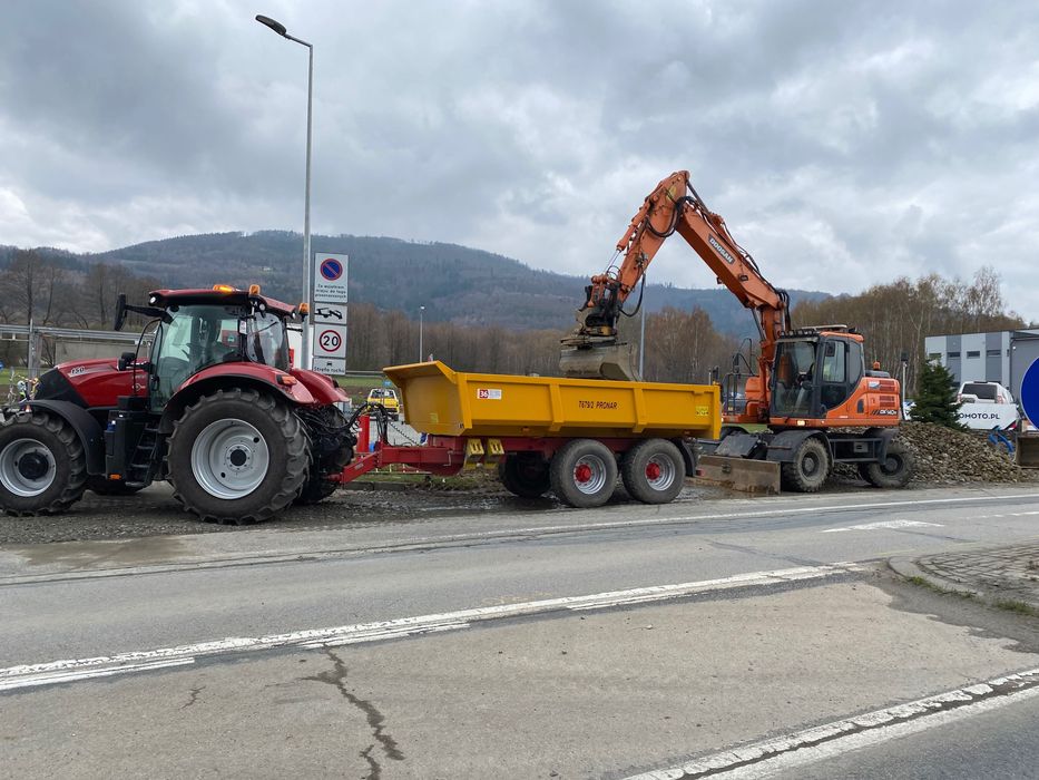 Wywóz ziemi i gruzu Przyczepa / koparka