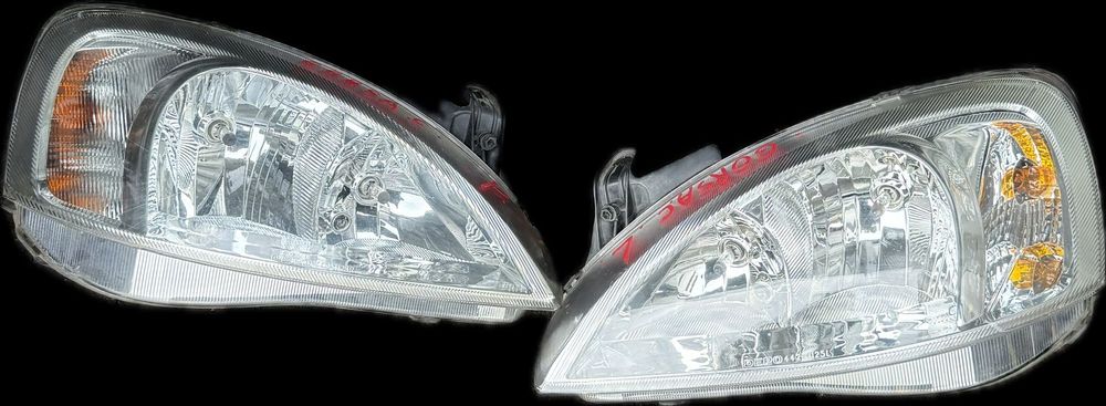 Reflektor Reflektory Lampa Lampy Przód PRAWA Przednie Opel Corsa C Combo C