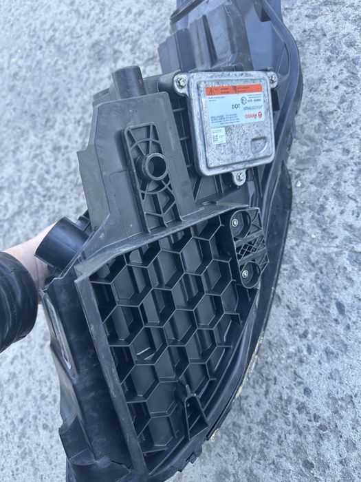 Фара land Rover Discovery sport AFS 2017 під ремонт